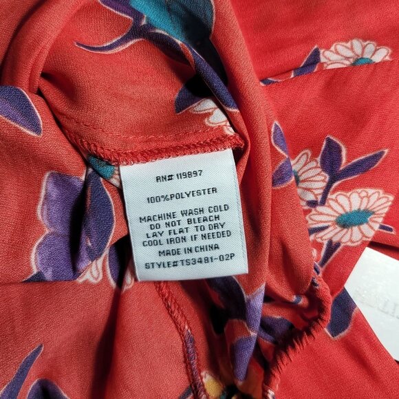 Collective Concept Aimee Floral Top Red Orange Petite Medium Cross Front NWT - Picture 9 of 9